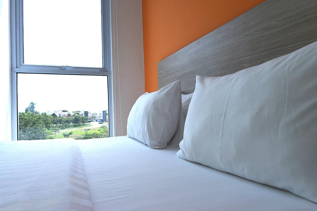 Fresh One Hotel Batam Exterior photo